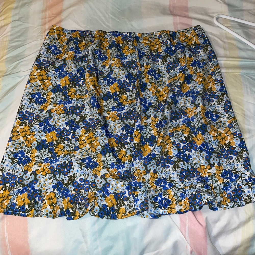 NEW Ruffled/peplum flowery skirt size 2XL